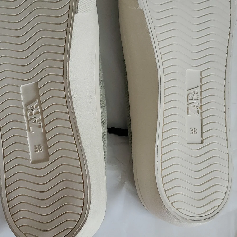 ZARA OPEN BACK CASUAL SNEAKERS